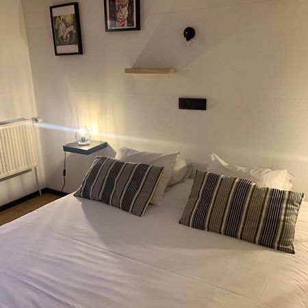 Froissart Studio Apartment Chimay Bagian luar foto