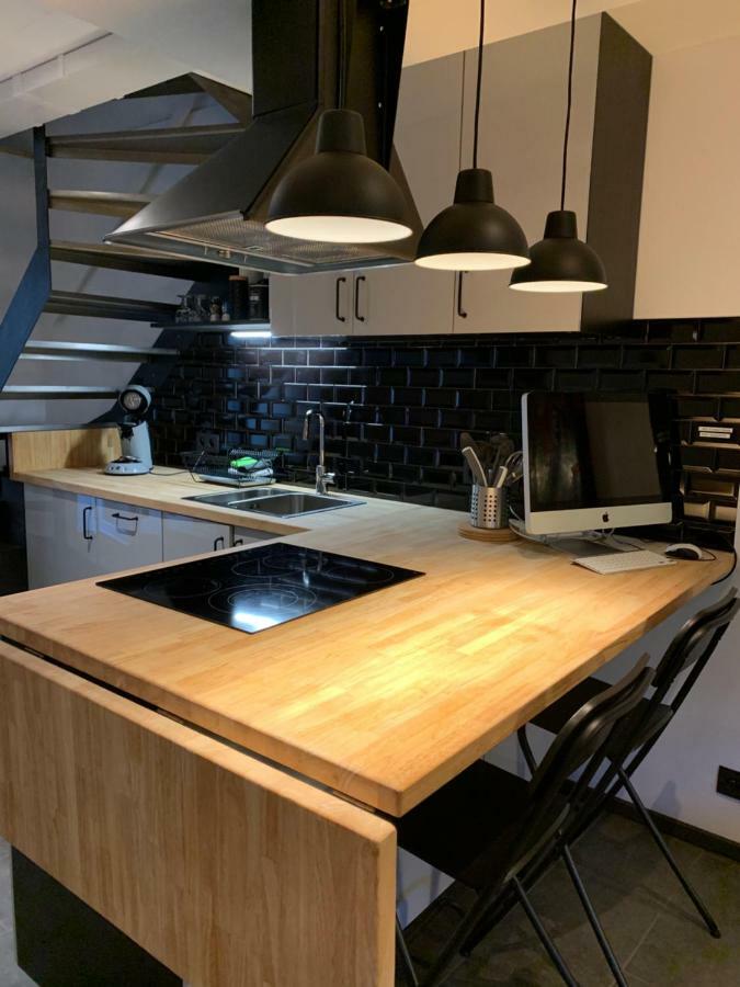Froissart Studio Apartment Chimay Bagian luar foto