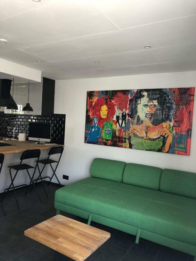 Froissart Studio Apartment Chimay Bagian luar foto